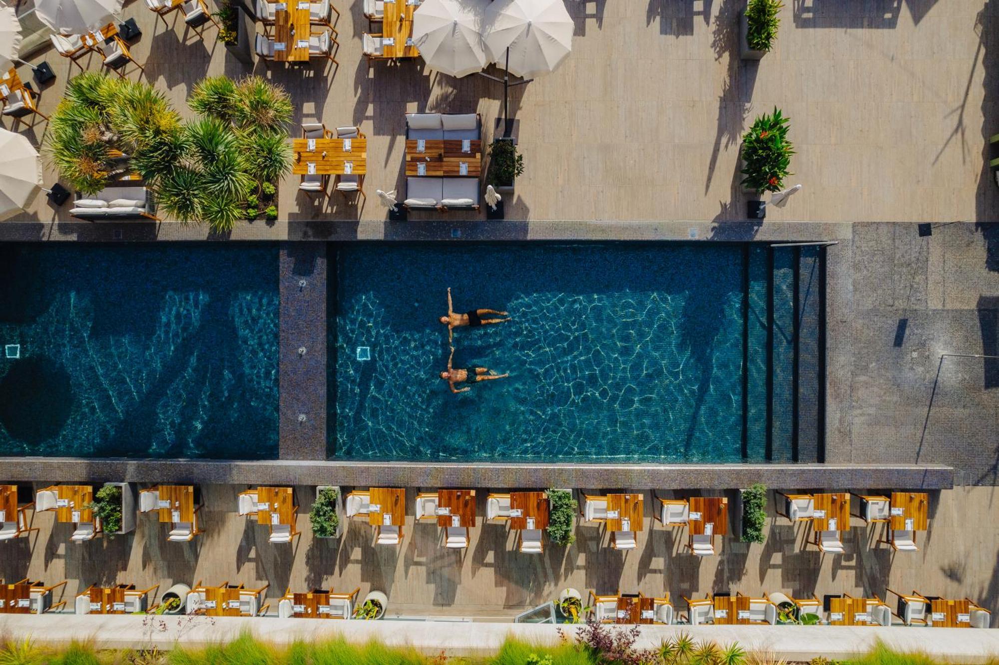Saccharum - Resort And Spa - Savoy Signature Calheta  Εξωτερικό φωτογραφία The pool at the 1011 Hotel