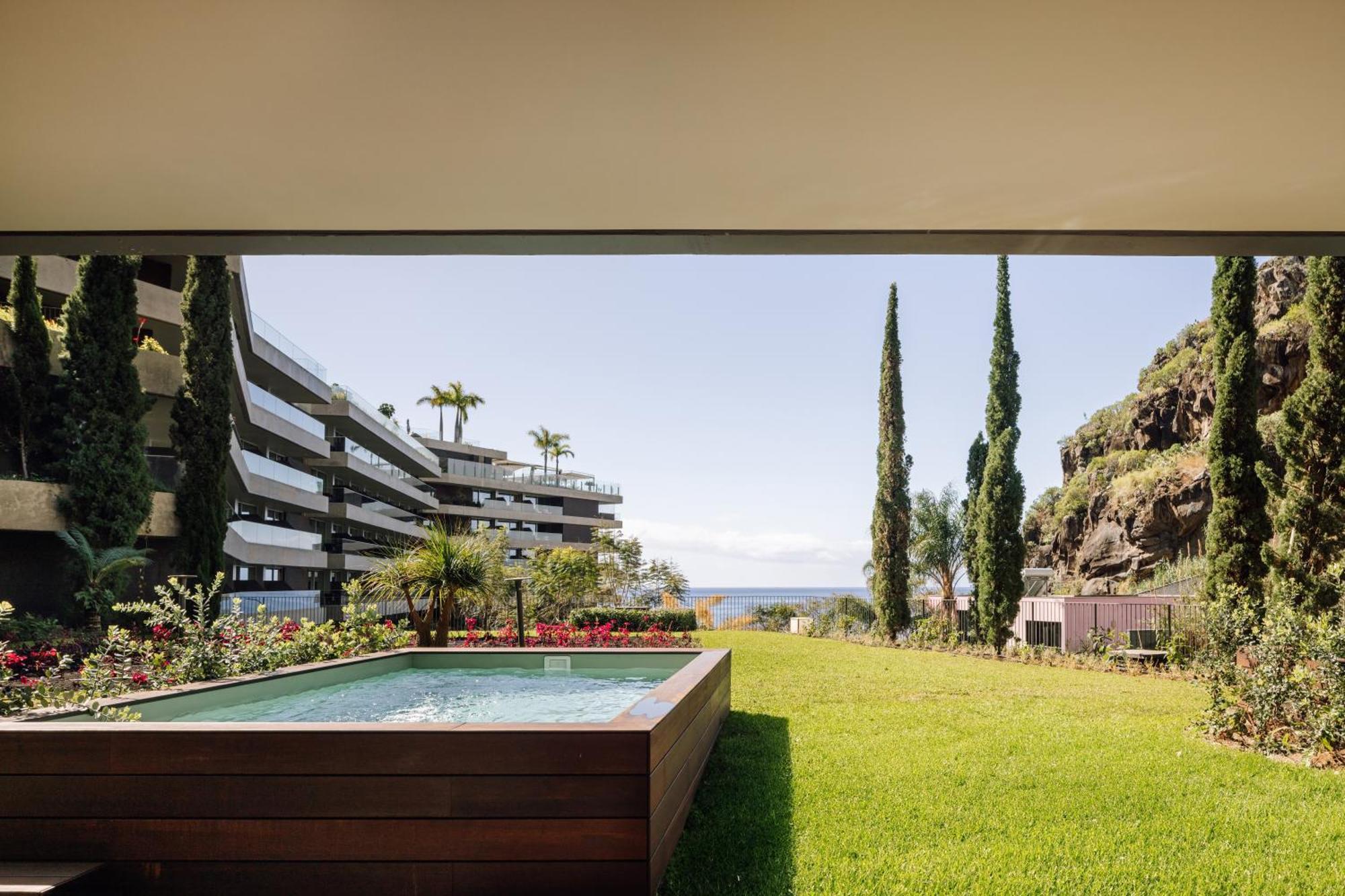 Saccharum - Resort And Spa - Savoy Signature Calheta  Εξωτερικό φωτογραφία The hotel's pool
