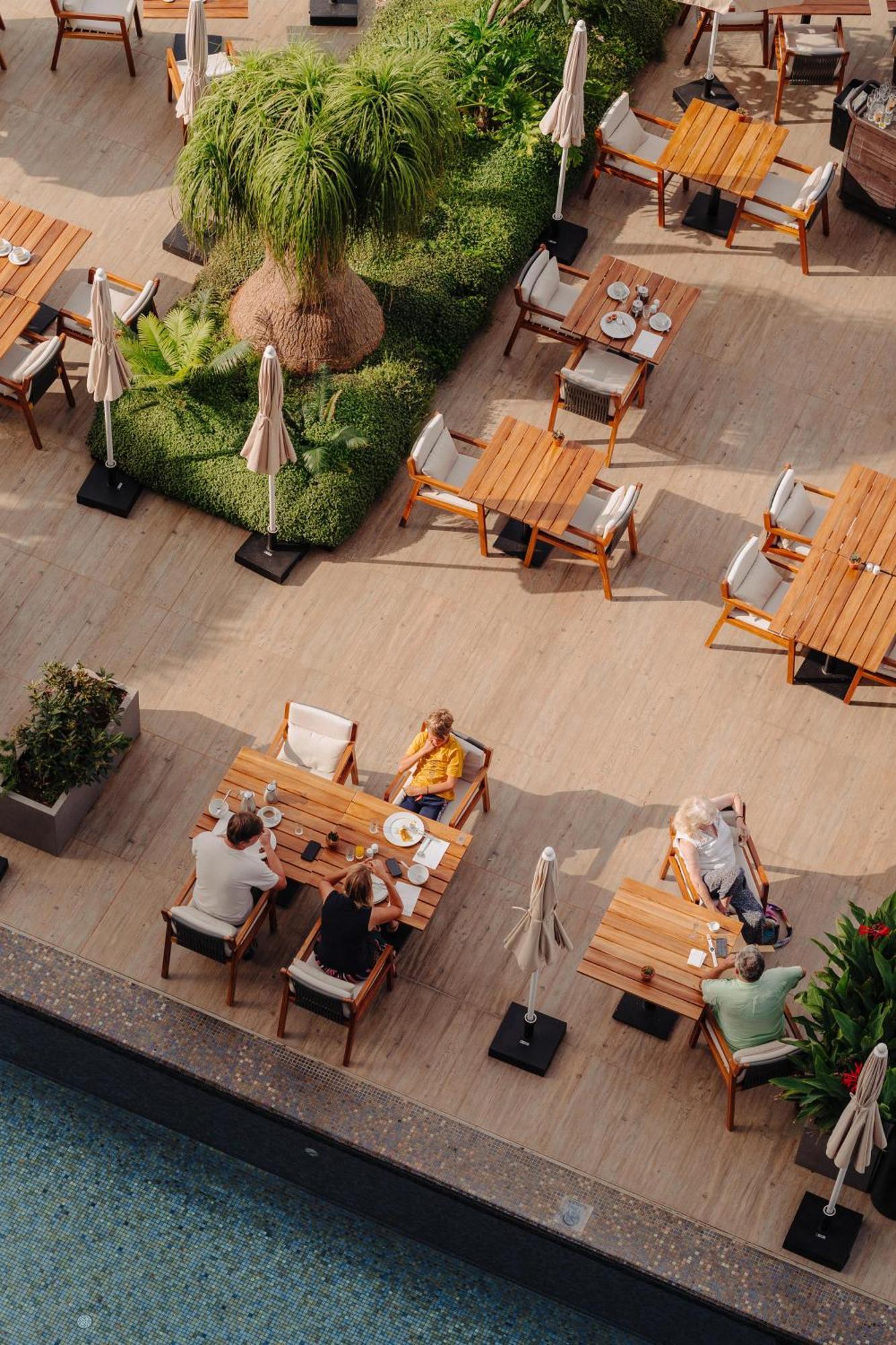 Saccharum - Resort And Spa - Savoy Signature Calheta  Εξωτερικό φωτογραφία The terrace of the restaurant